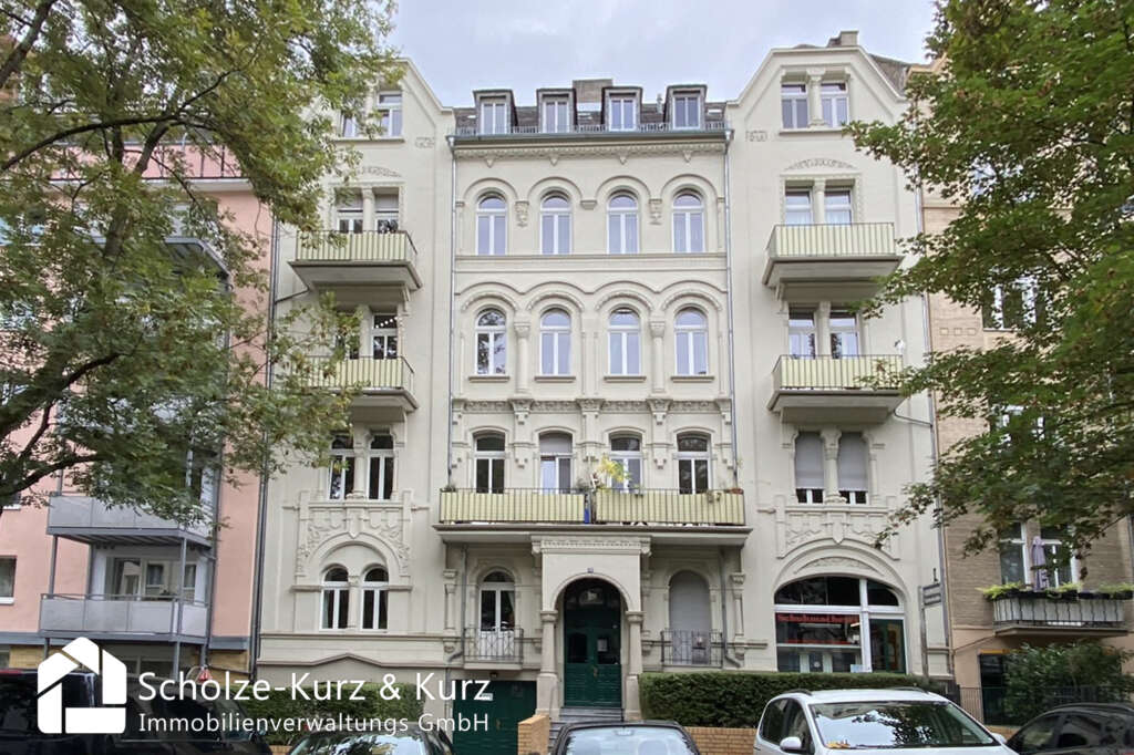 Mietverwaltung: Altbau-Mehrfamilienhaus in Wiesbaden