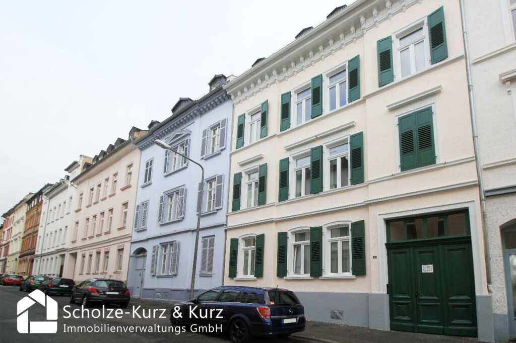 Mietverwaltung: Altbau-Wohnhaus in Wiesbaden